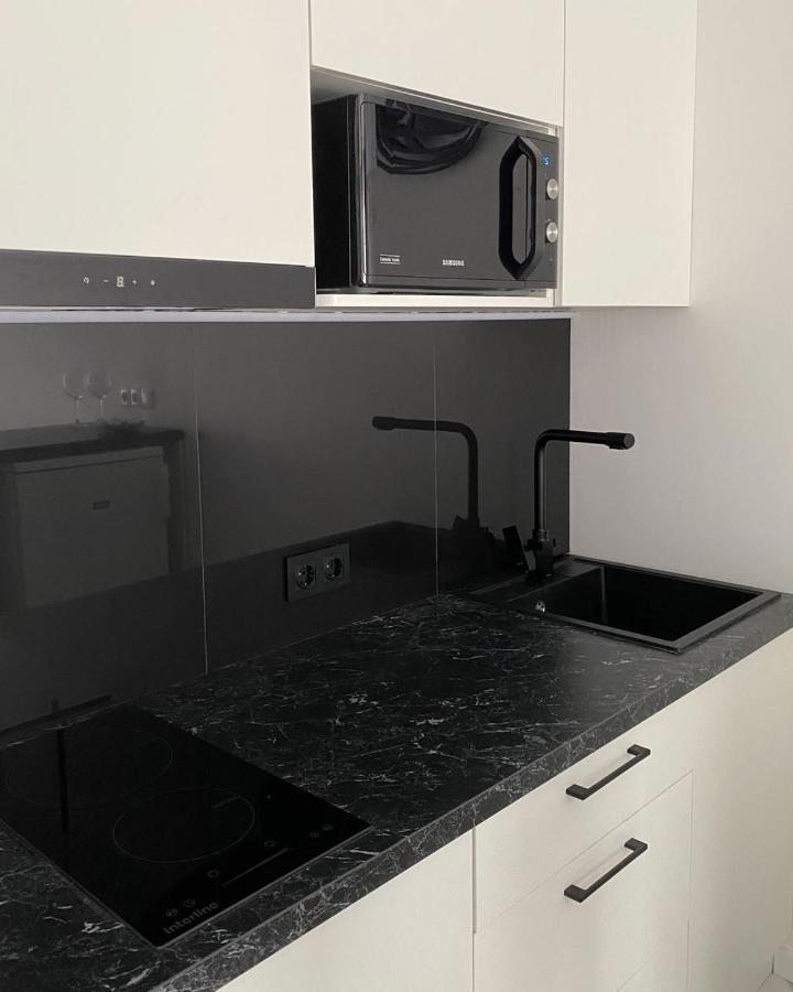 New Modern Apartment Uzjhorod Eksteriør bilde