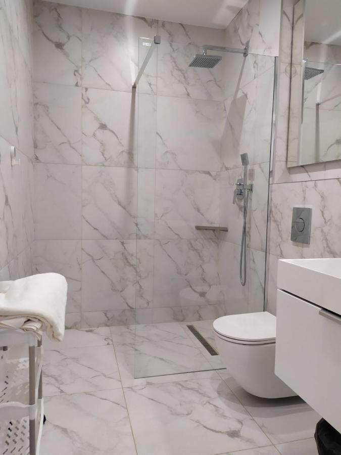 New Modern Apartment Uzjhorod Eksteriør bilde