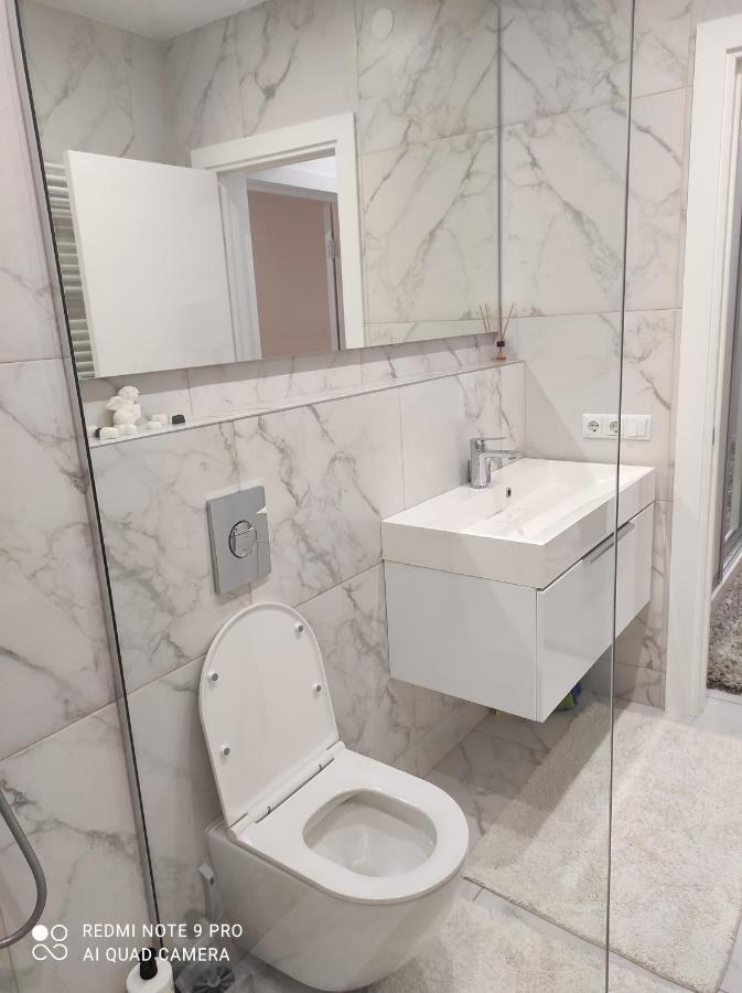 New Modern Apartment Uzjhorod Eksteriør bilde